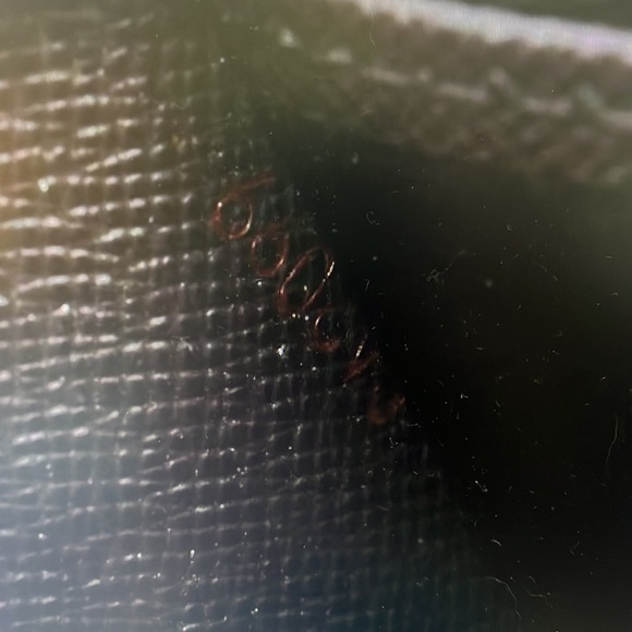 Authentic Louis Vuitton Damier Zippy Wallet - Picture 8 of 8